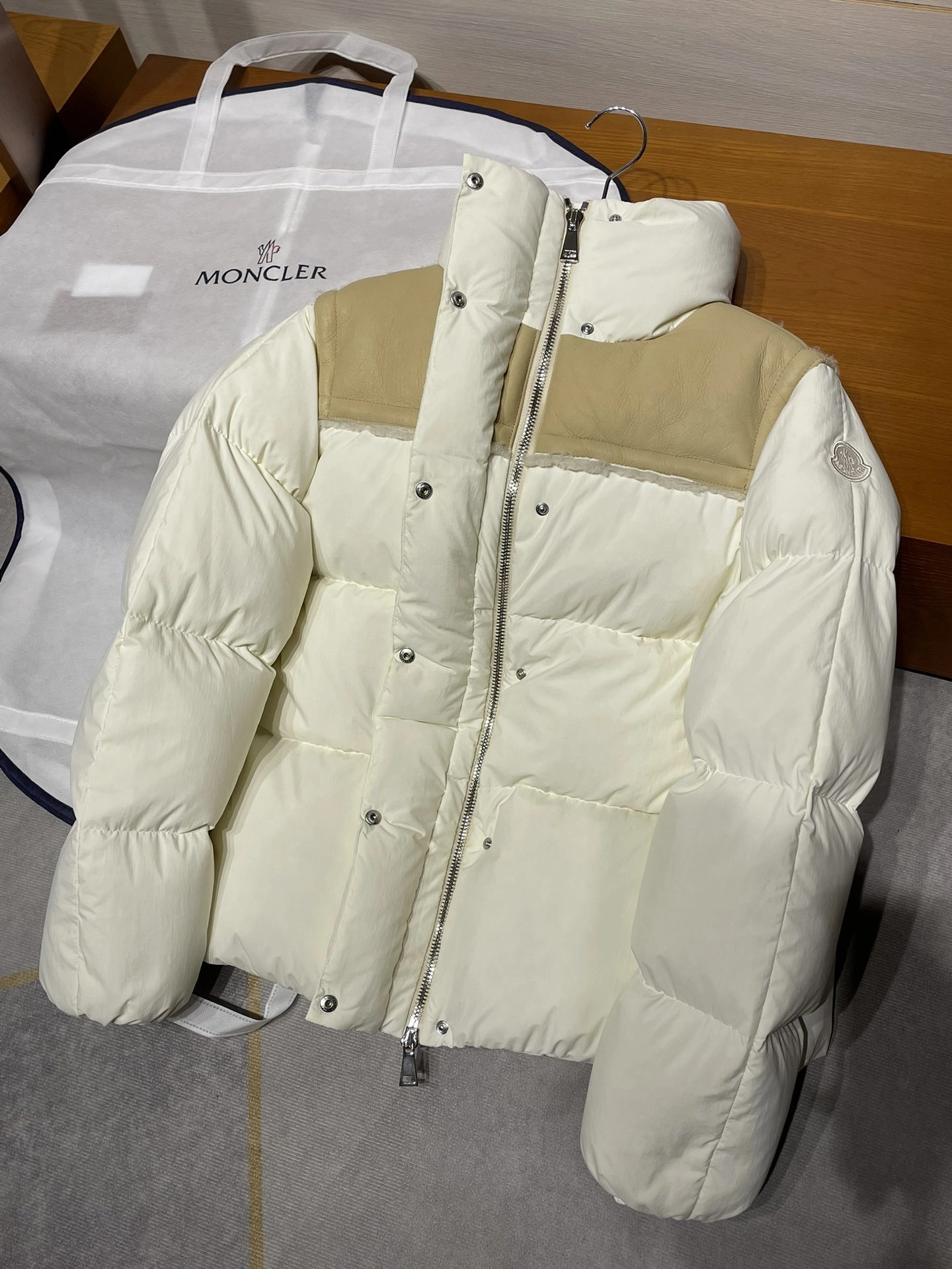 wg.luxury-- 7o9385r Down jacket white goose down item:E-F409J2225H